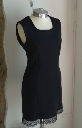 tubino in tessuto e bordo in macramè - Gabriella e Pina